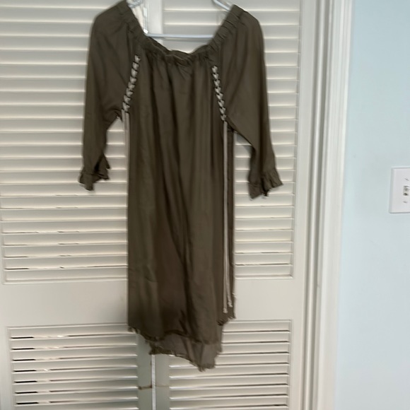 Chelsea & Theodore Dresses & Skirts - NWT Chelsea and Theodore dress